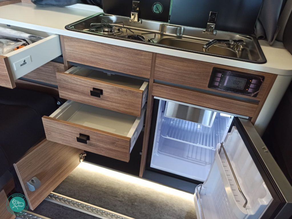Fahrzeugabbildung Mooveo Campervan 3 Autom. 170 PS, alle Pakete uvm