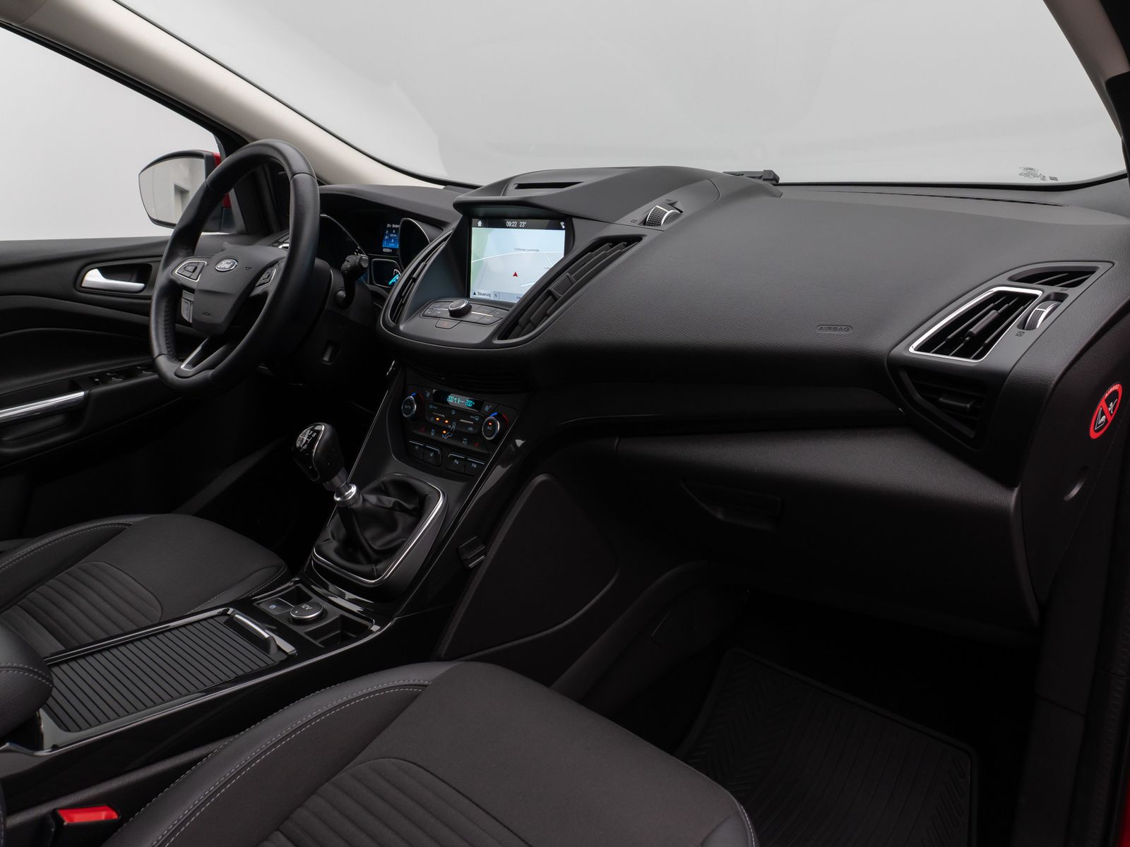 Fahrzeugabbildung Ford Kuga Titanium Navigation Kamera Sitzhzg Tempomat