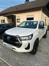 Toyota Hilux 4x4 Double Cap  Top Zustand - gebrauchte Toyota Hilux aus dem Jahr 2022