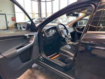 Volvo XC60 Momentum AWD *Xenon*Leder*