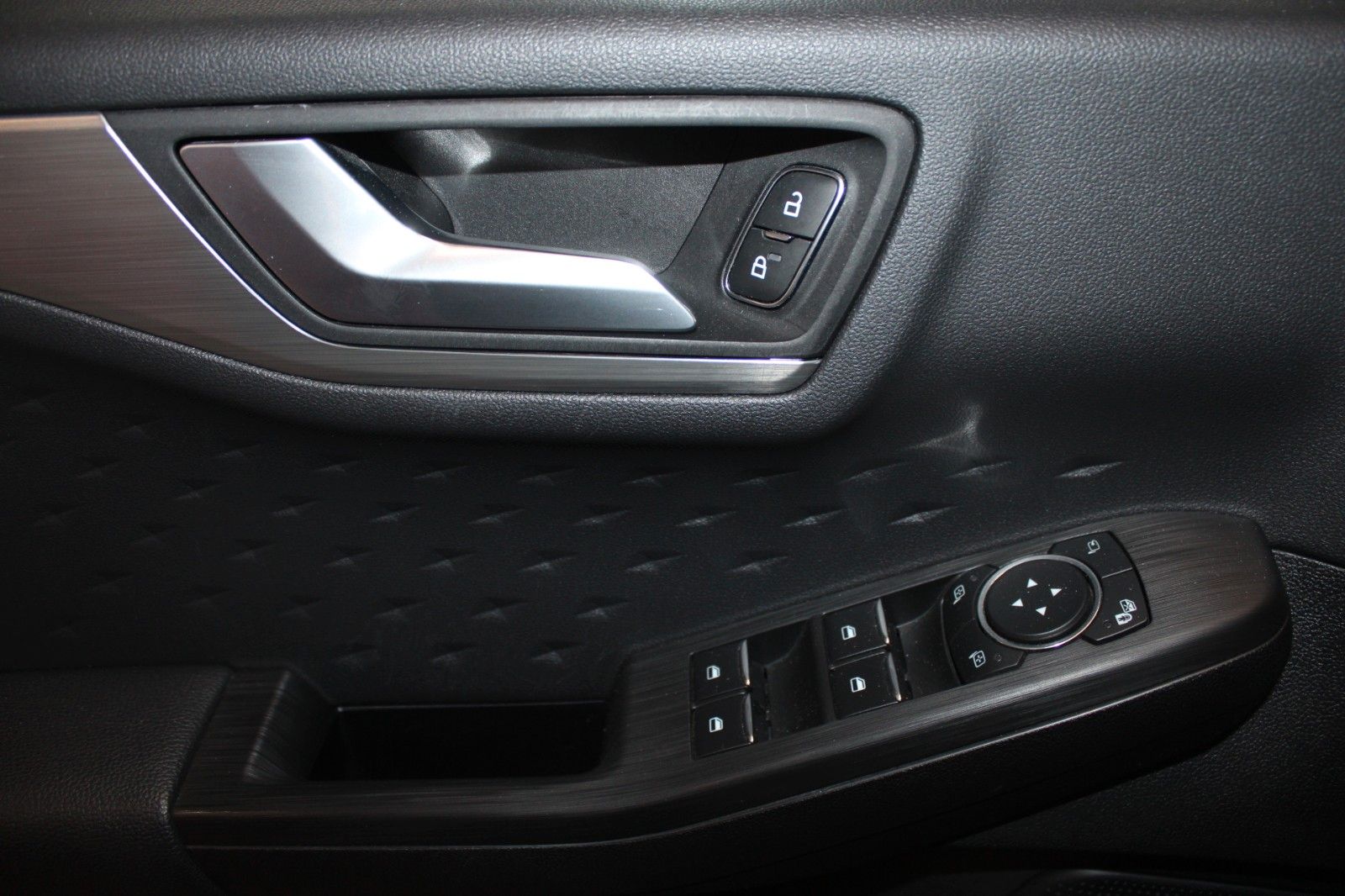 Fahrzeugabbildung Ford Kuga PHEV Titanium X ACC AHK HUD LED Cam WinterP