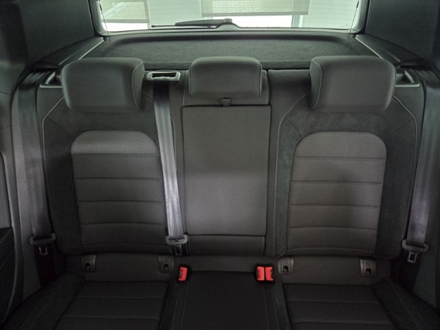 Golf VII R 2.0 TSI 4MOT LED DCC 8FACH