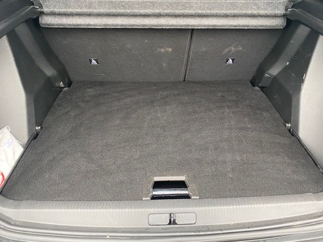 Fahrzeugabbildung Peugeot 2008 GT MildHybrid 145 e-DSC6