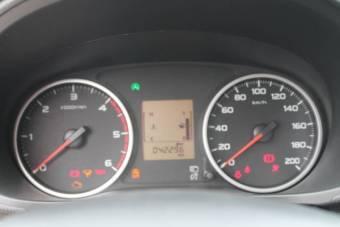 Mitsubishi L200 2.4 DID Base Extra DC 4WD MT