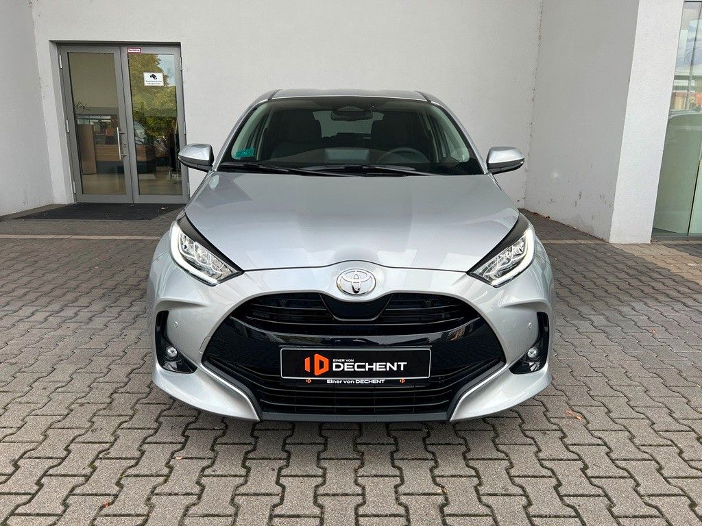 Fahrzeugabbildung Toyota Yaris Hybrid 1.5 Teamplayer Safety +Comfortpaket