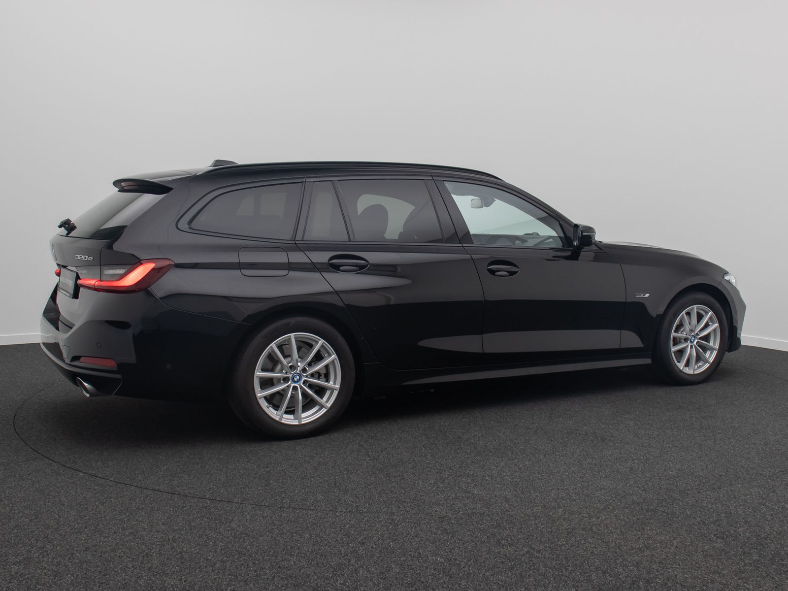 Fahrzeugabbildung BMW 320e Kamera DAB Leder WidscreenDispl Sportsitze