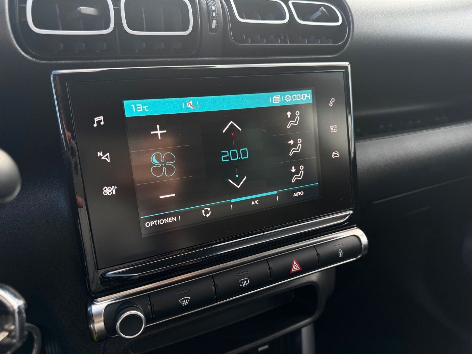 Fahrzeugabbildung Citroën C3 Aircross Shine Navigation Sitzheizung Tempoma