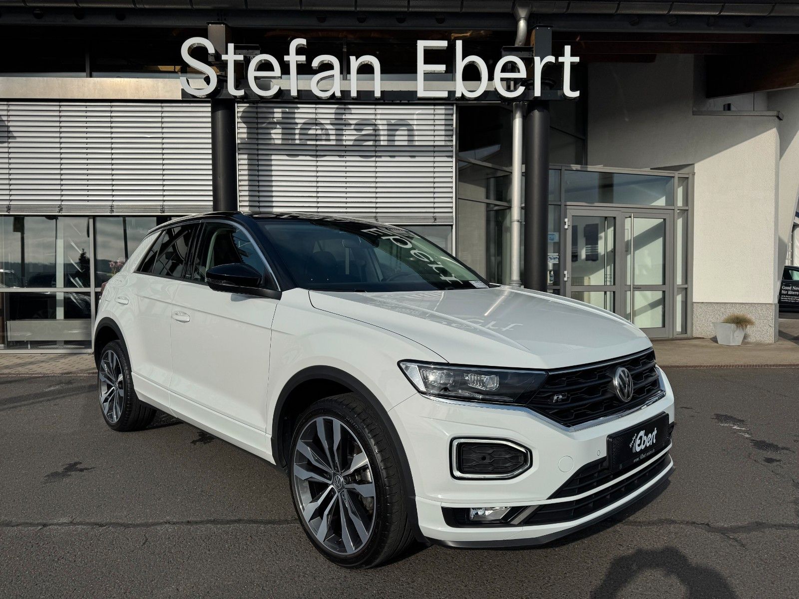 Fahrzeugabbildung Volkswagen T-Roc Style+RLine+AHK+ACC+LED+MirrowLink