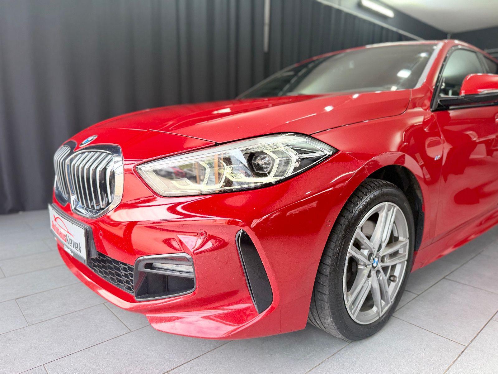 Fahrzeugabbildung BMW 118 d M Sport|HIFI|RF-CAM|DIG-TACHO|NAVI