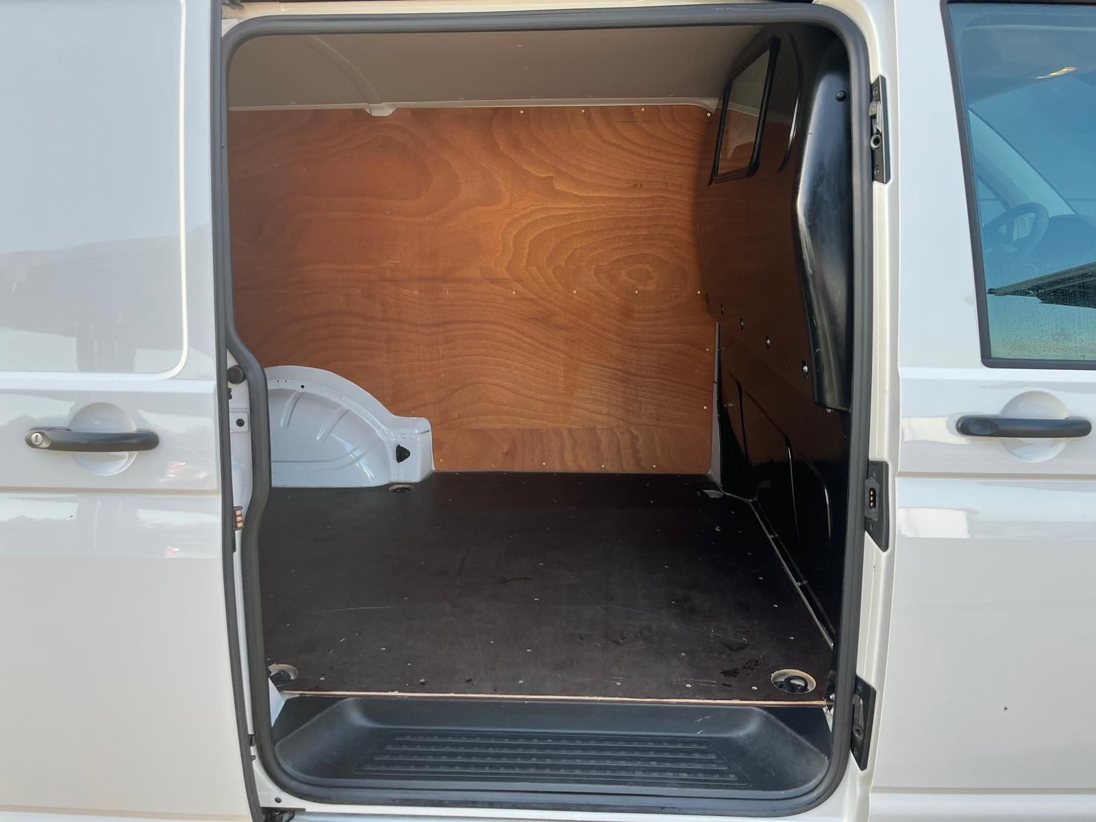 Volkswagen T6 Transporter - Bild 11