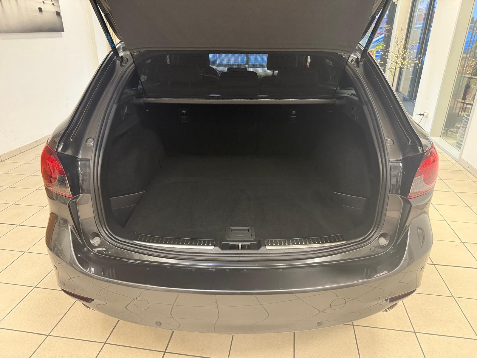 Fahrzeugabbildung Mazda 6 Kombi Sports-Line / LED/NAVI/LEDER/KAMERA