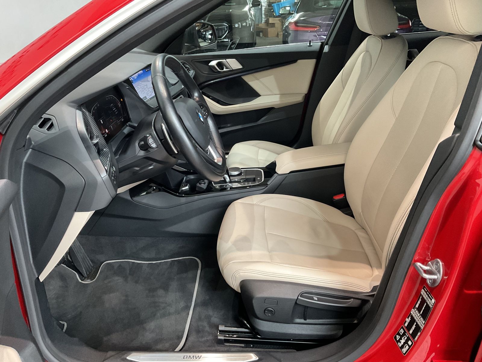 Fahrzeugabbildung BMW 220i xDrive Gran Coupé Luxury Line Head-Up HiFi