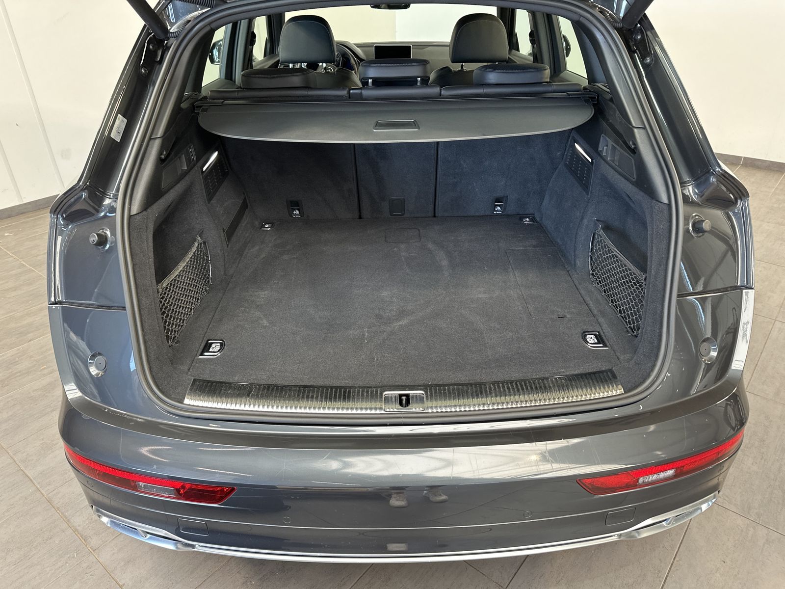 Fahrzeugabbildung Audi Q5 55 TFSI e Quattro S-Line NAV+LED+LUFTFEDERUNG