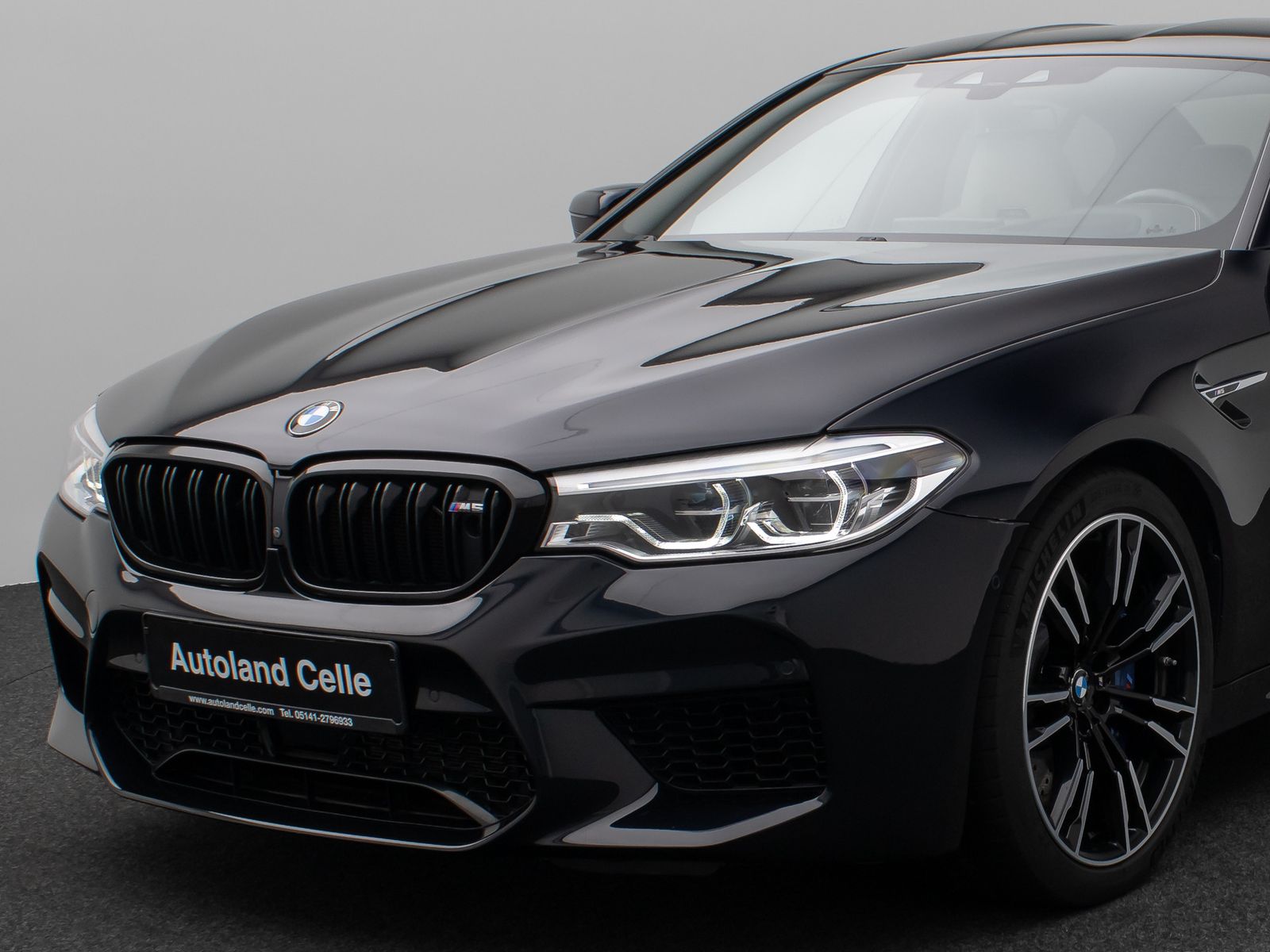 Fahrzeugabbildung BMW M5 xD 360°HUD DAB B&W SoftCl Massage Komfort