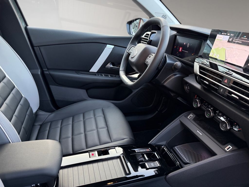 Fahrzeugabbildung Citroën C4 Hybrid 145 MAX - Schiebedach*Winter Paket