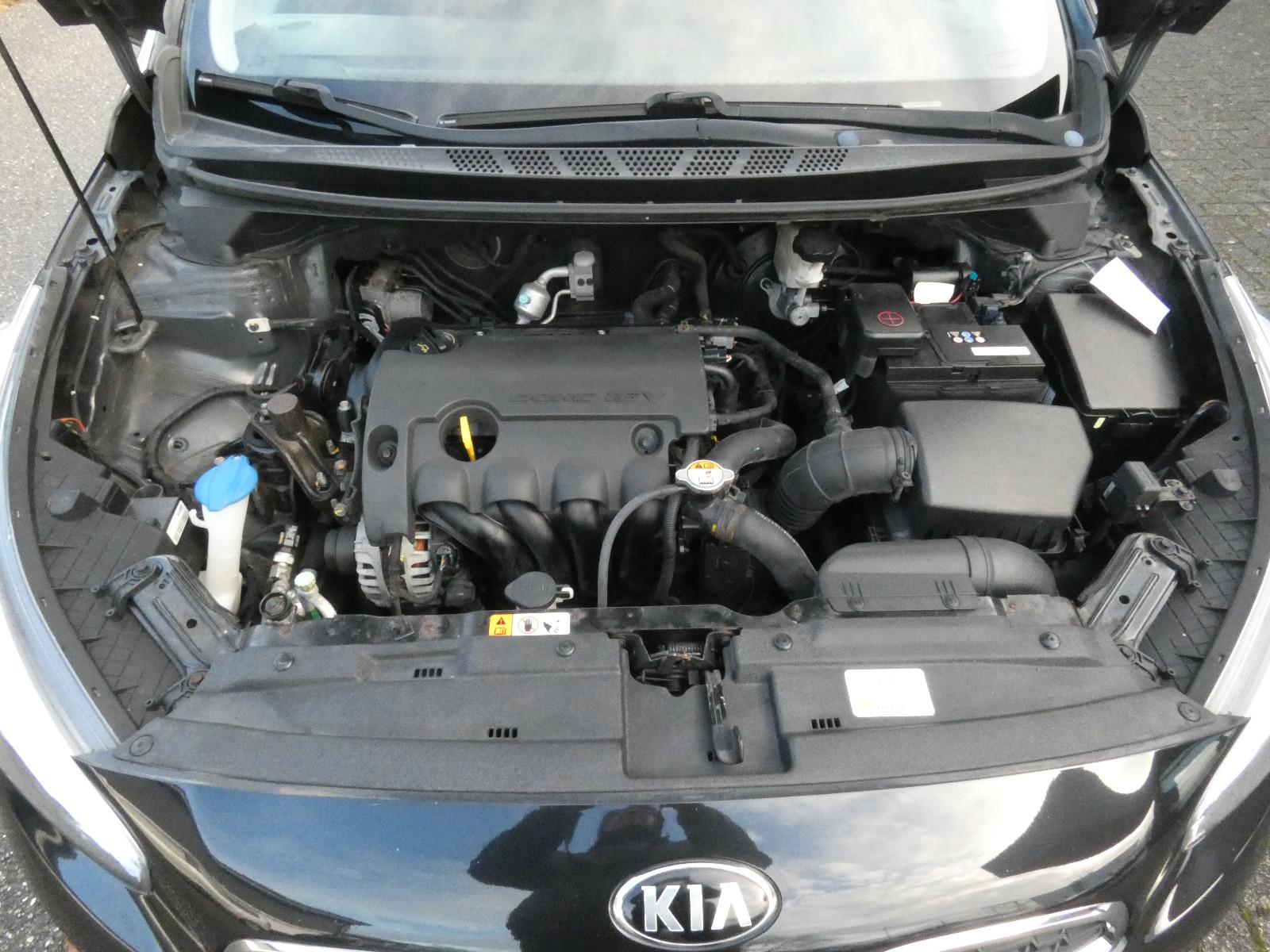 Kia cee'd 2013 — photo 14