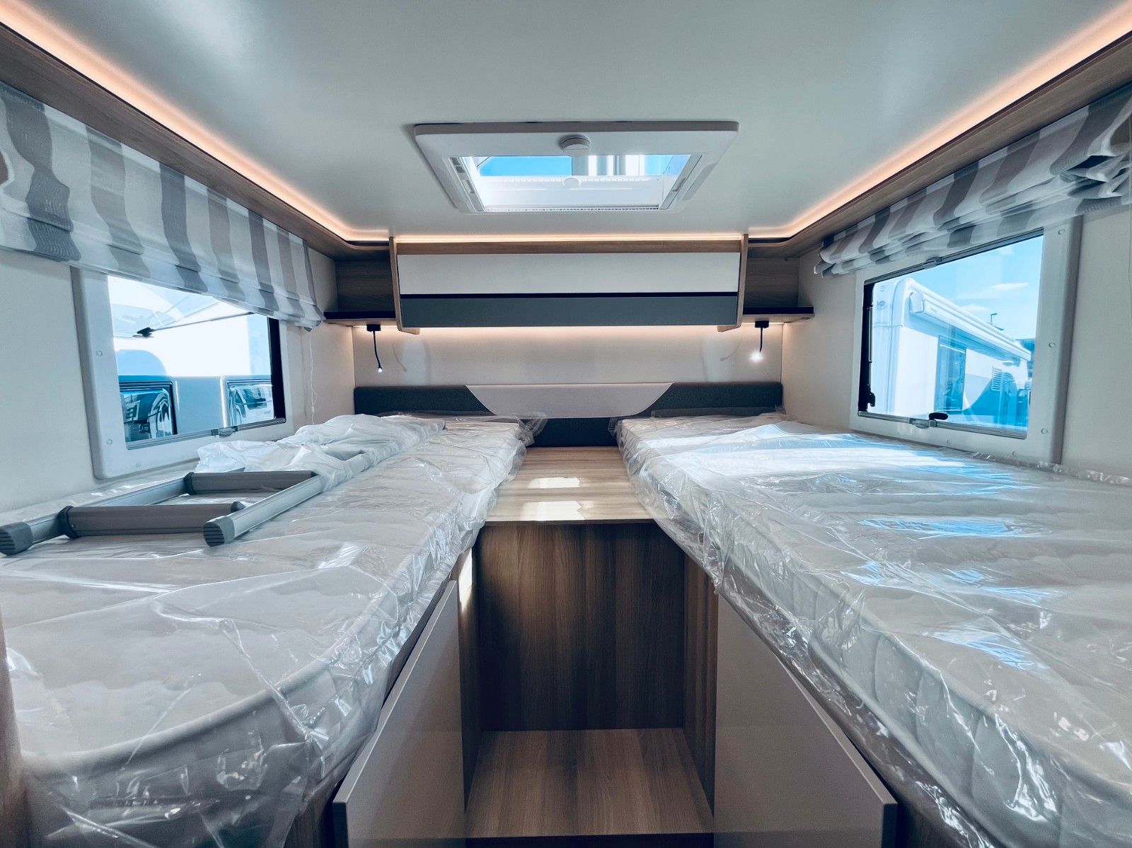 Fahrzeugabbildung NobelART T-7000 - Modell 2026 - Hubbett