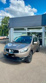 Nissan Qashqai+2, 2.0 Aut. 4x4 Kamera 360... - Nissan Qashqai+2 mit Benzin-Antrieb: Automatik