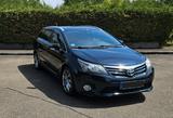 Toyota Avensis Combi 2,0-l-D-4D Life Life - Toyota Avensis: D4d