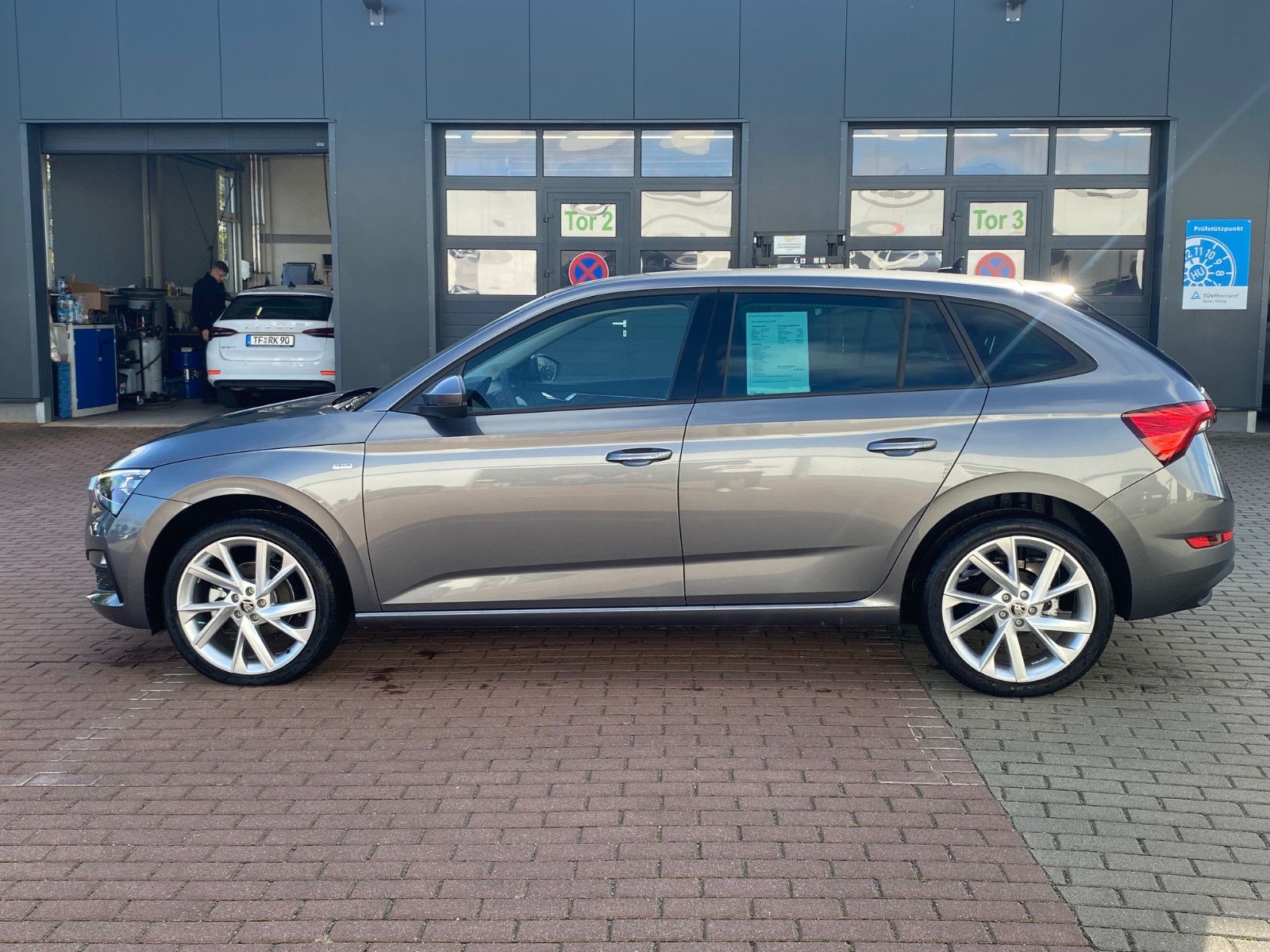 Fahrzeugabbildung SKODA Scala 1.0l TSI TOUR LED*AHK*5 JahreGarantie*GRA