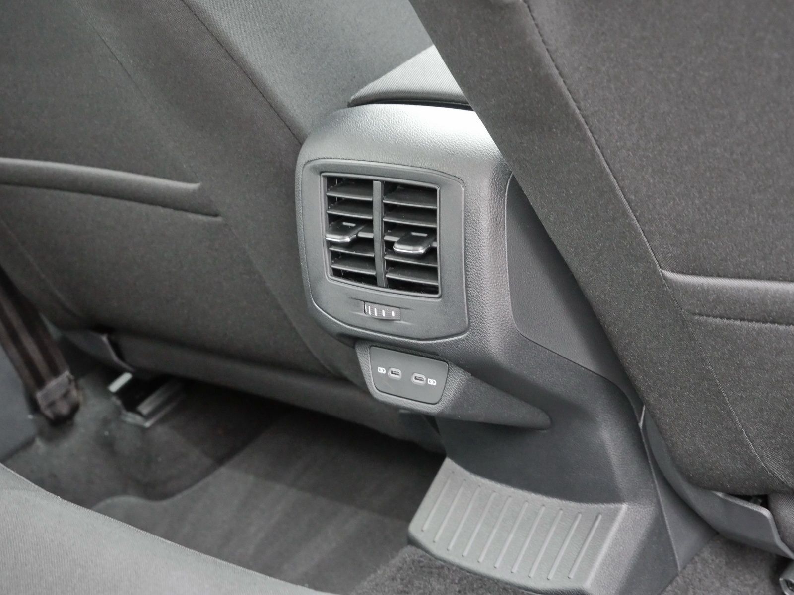 Volkswagen T-Roc - Bild 16