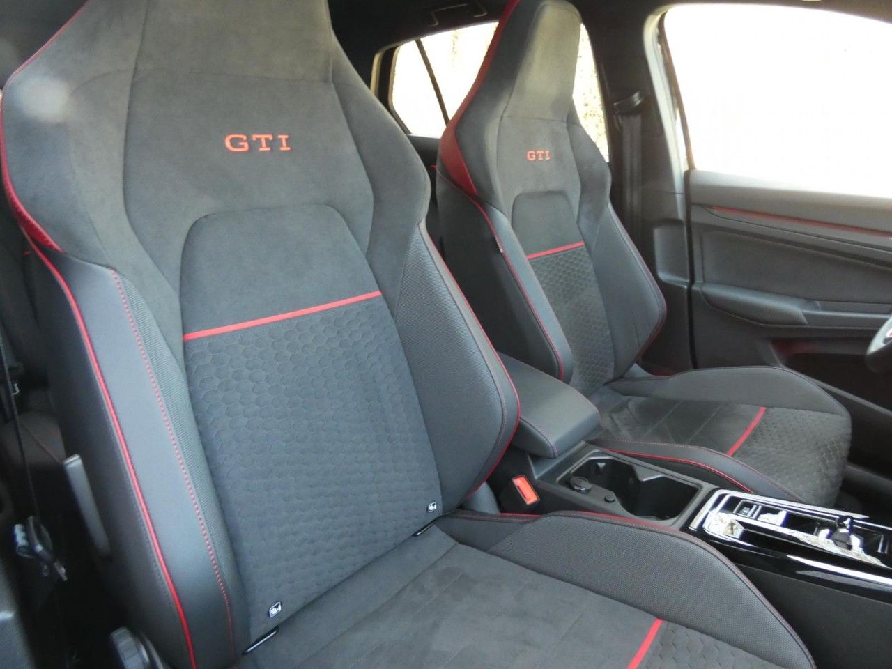 Volkswagen Golf VIII 2.0 TSI DSG GTI Clubsport MLED Navi SH foto 4