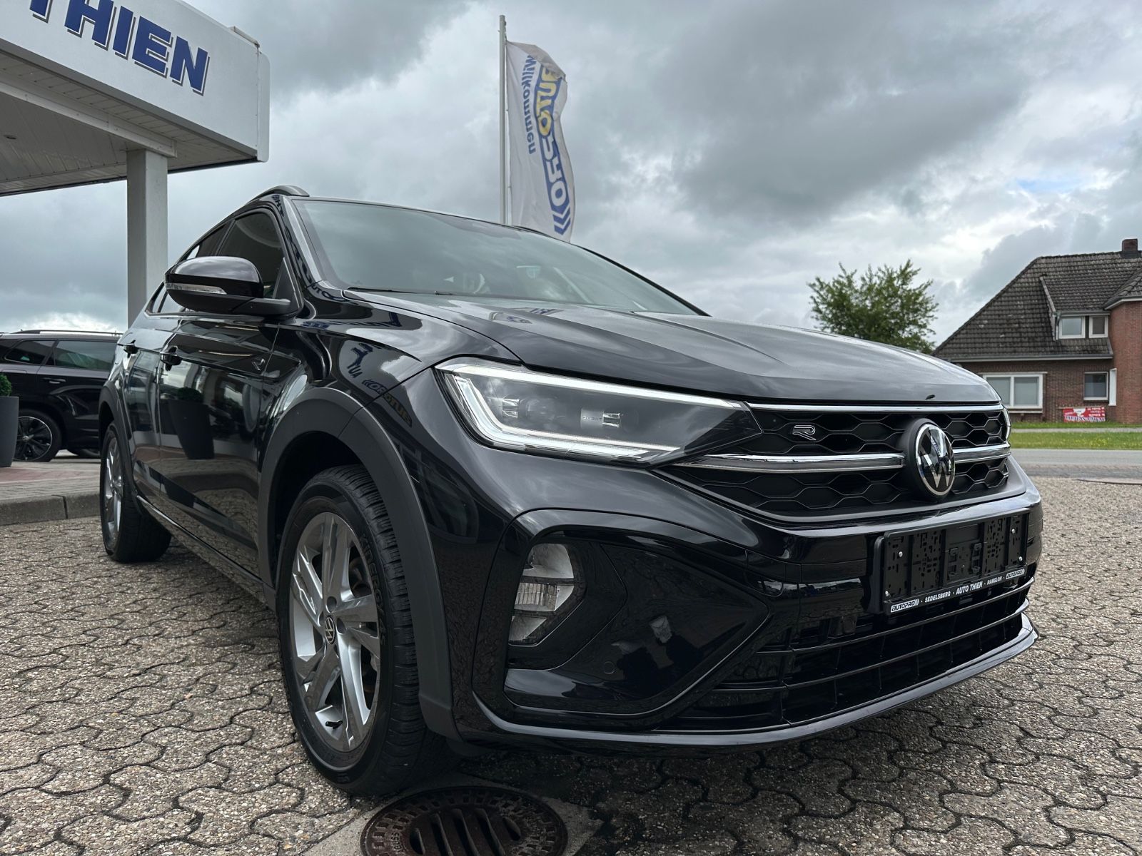 Fahrzeugabbildung Volkswagen Taigo 1.0 TSI R-Line DSG ACC/Matrix/IQ/Shzg./17"