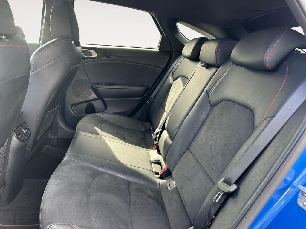 Fahrzeugabbildung Kia ProCeed 1.6 T-GDI DCT7 OPF GT