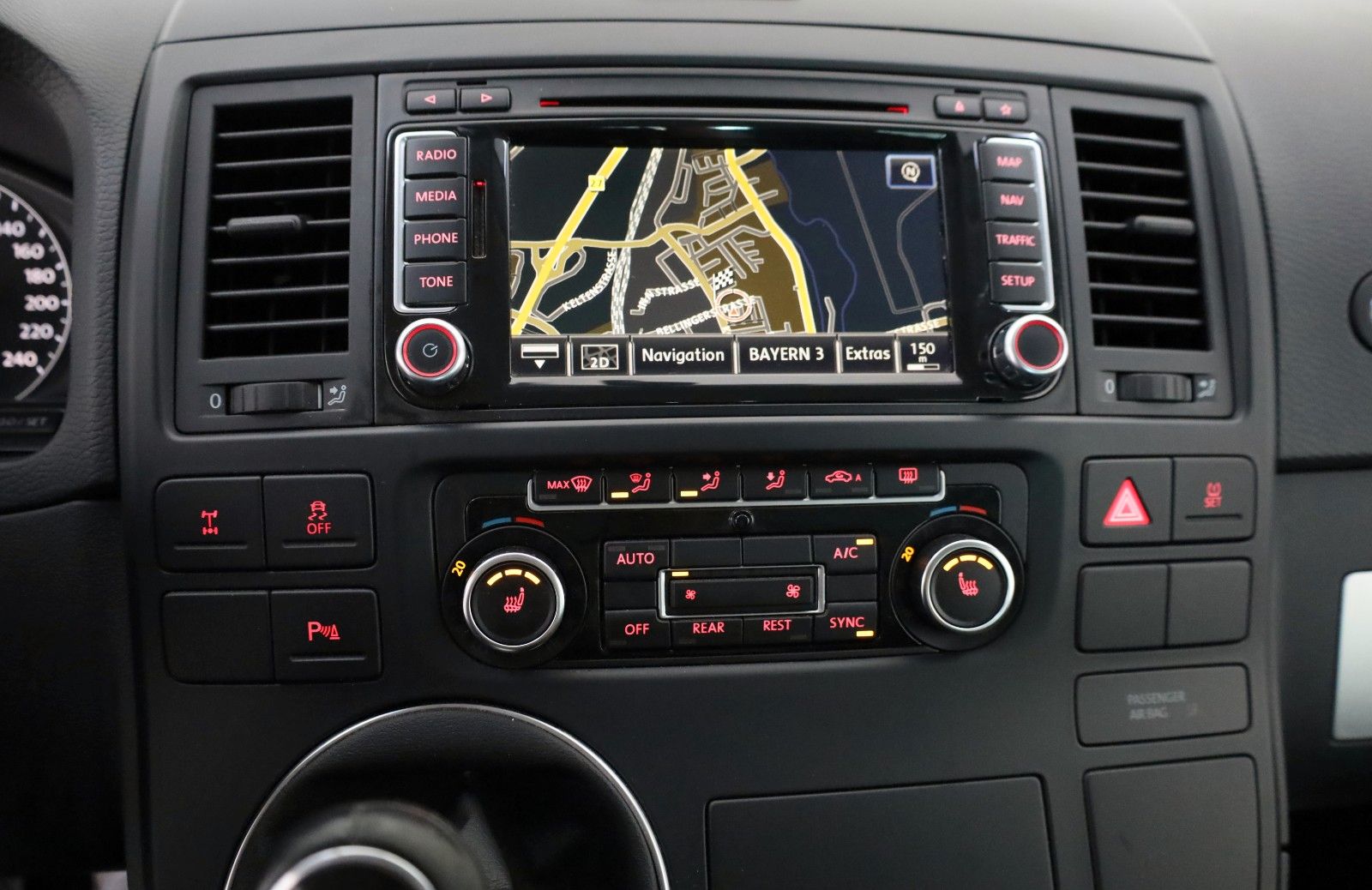 Fahrzeugabbildung Volkswagen T5 Multivan 4M Match 7 Sitzer,Navi,Xenon,SH,AHK