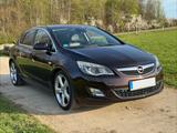 Opel Astra 1.6 Turbo Sport 132kW Sport - Opel Astra aus 2011: Turbo