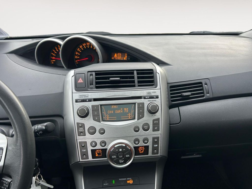 Fahrzeugabbildung Toyota Verso 1.8 Edition