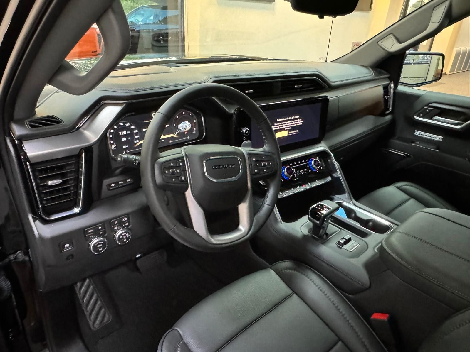 Fahrzeugabbildung GMC SIERRA DENALI 2026 - 4x4-LONG BOX 6.4"