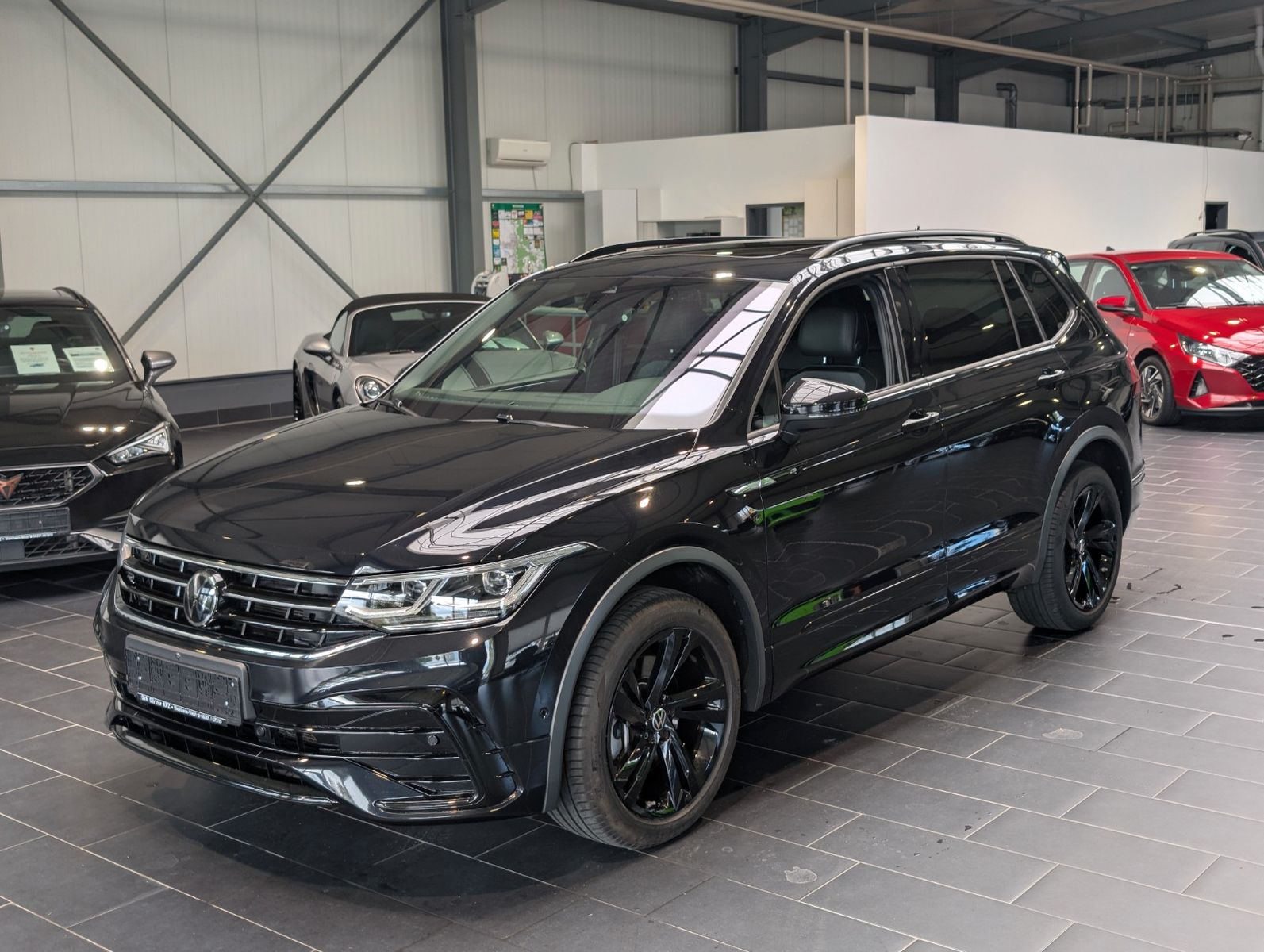 Volkswagen Tiguan Allspace 2.0 TSI 4Moti DSG R-Line 7-Sitz