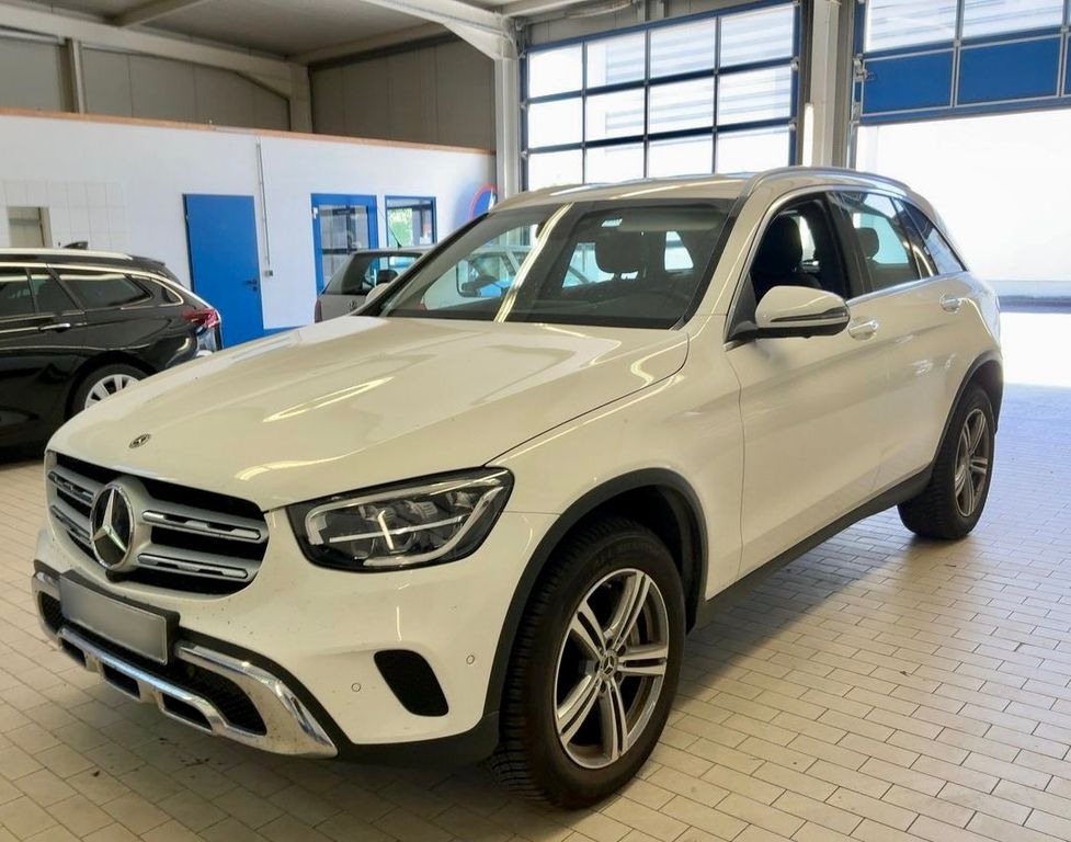 Image of Mercedes-Benz GLC 300