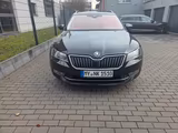 Skoda Superb 2.0 TDI SCR 140kW DSG Ambition Combi ... - Skoda Superb aus 2016 mit Diesel-Antrieb: Kombi