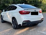 BMW X6 xDrive30d - M-Perfomance Carbon Paket - BMW X6 mit Diesel-Antrieb: Weiß, Leder