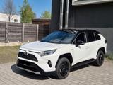 Toyota RAV 4 Hybrid 4x4 - Toyota RAV 4 Gebrauchtwagen in München