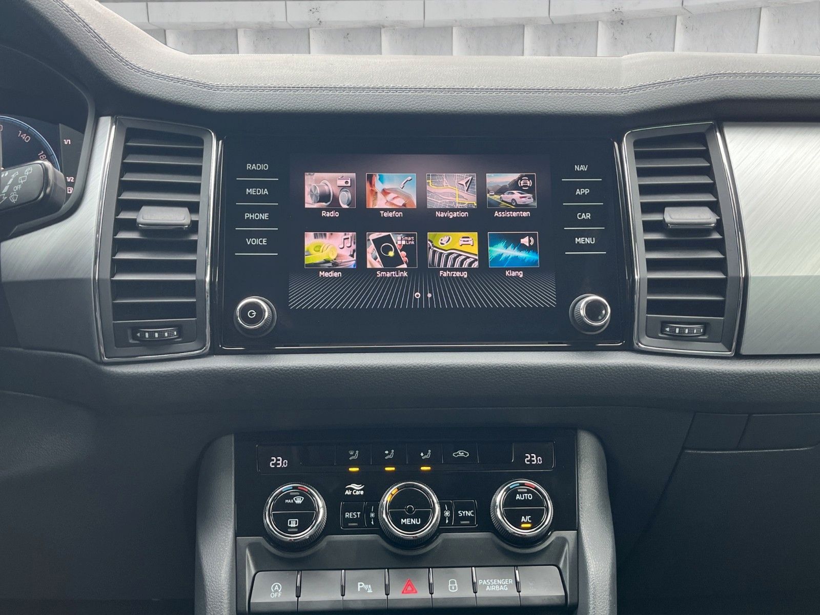 Fahrzeugabbildung SKODA Kodiaq 1.5 DSG*7-Sitze*ACC*VirtC*Matrix*Kamera**