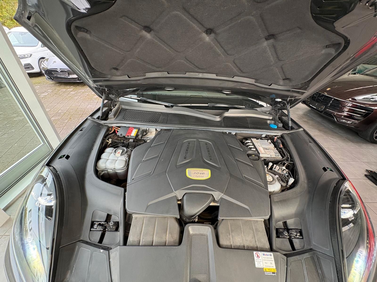 Fahrzeugabbildung Porsche Cayenne E-Hybrid