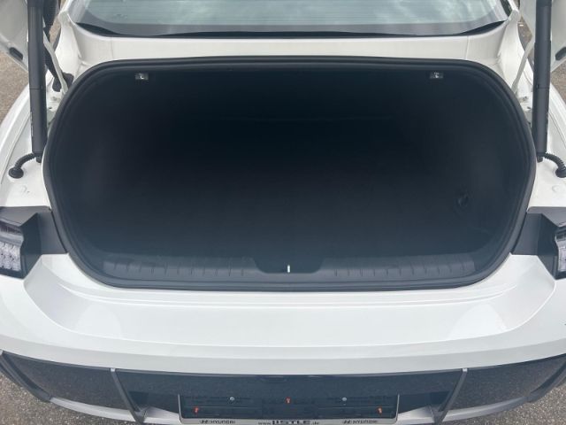 Fahrzeugabbildung Hyundai IONIQ 6 Basis Elektro Navi Digitales Cockpit LED