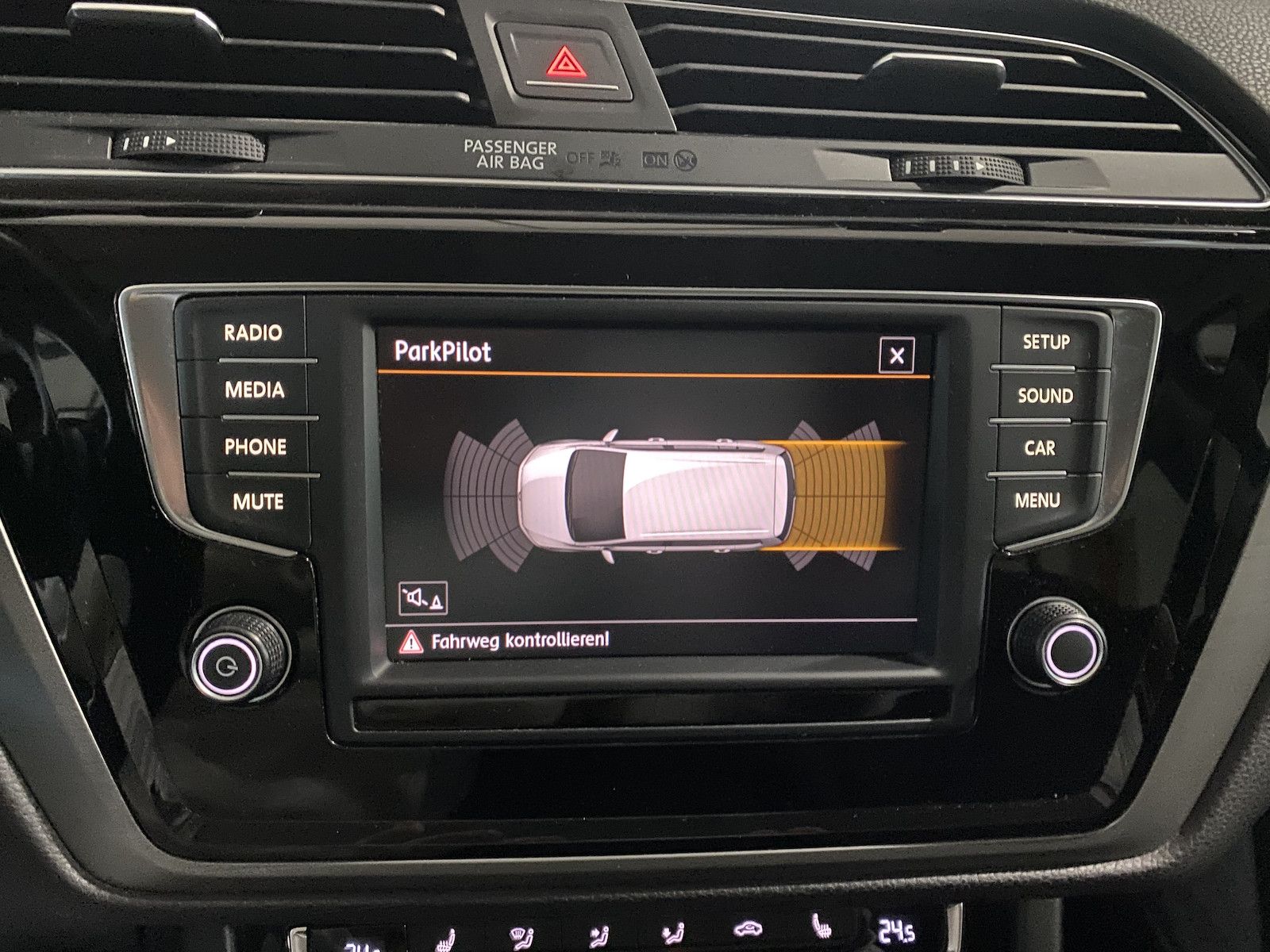 Fahrzeugabbildung Volkswagen Touran 1.6 Tdi Comfortline/7-Sitzer/AHK/SH/