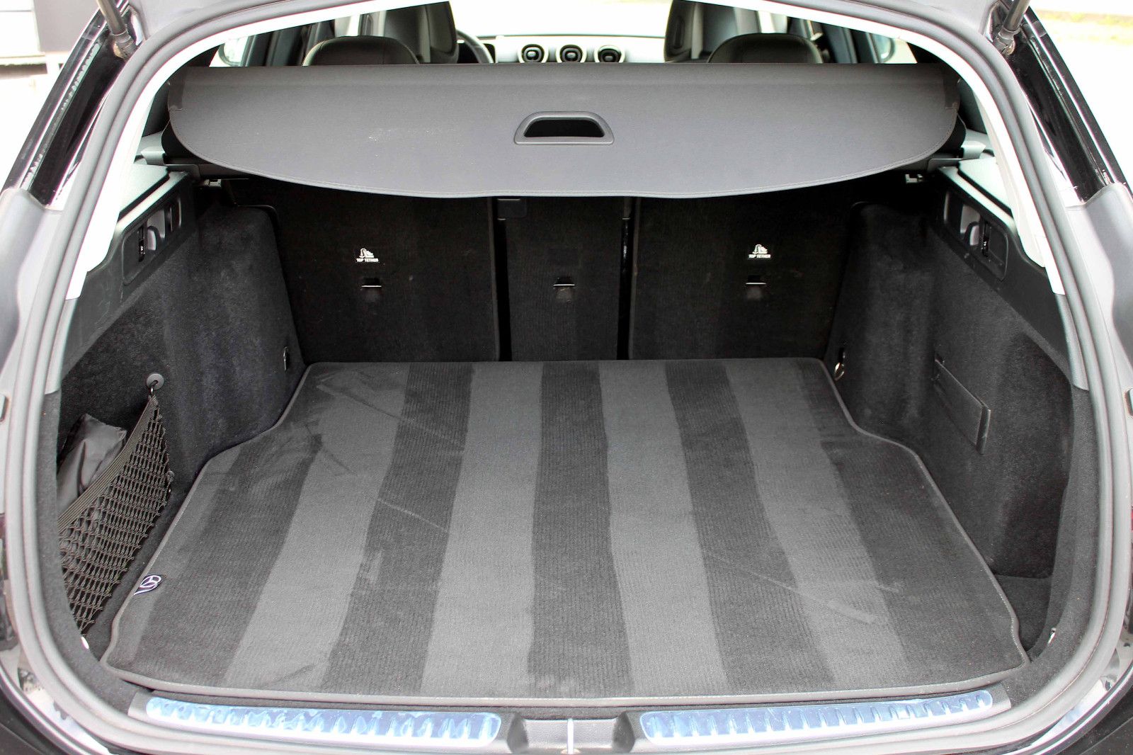 Fahrzeugabbildung Mercedes-Benz C220d T-Modell Avantgarde LED ACC 360° AHK AMBI