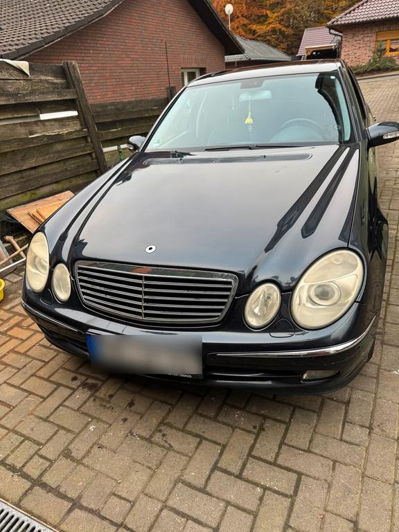 Mercedes-Benz E 320