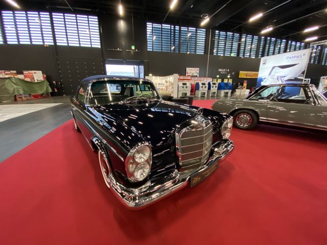 Mercedes-Benz W112 - 300 SE Cabrio