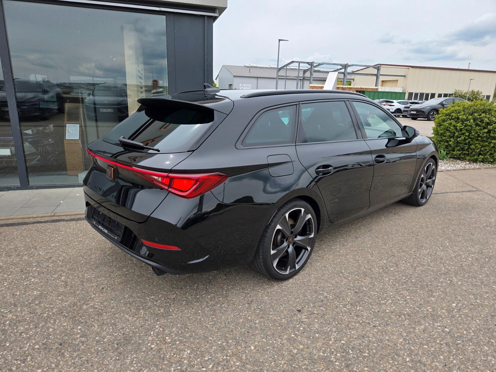 Cupra Leon Sportstourer VZ245 / AHK / Navigation