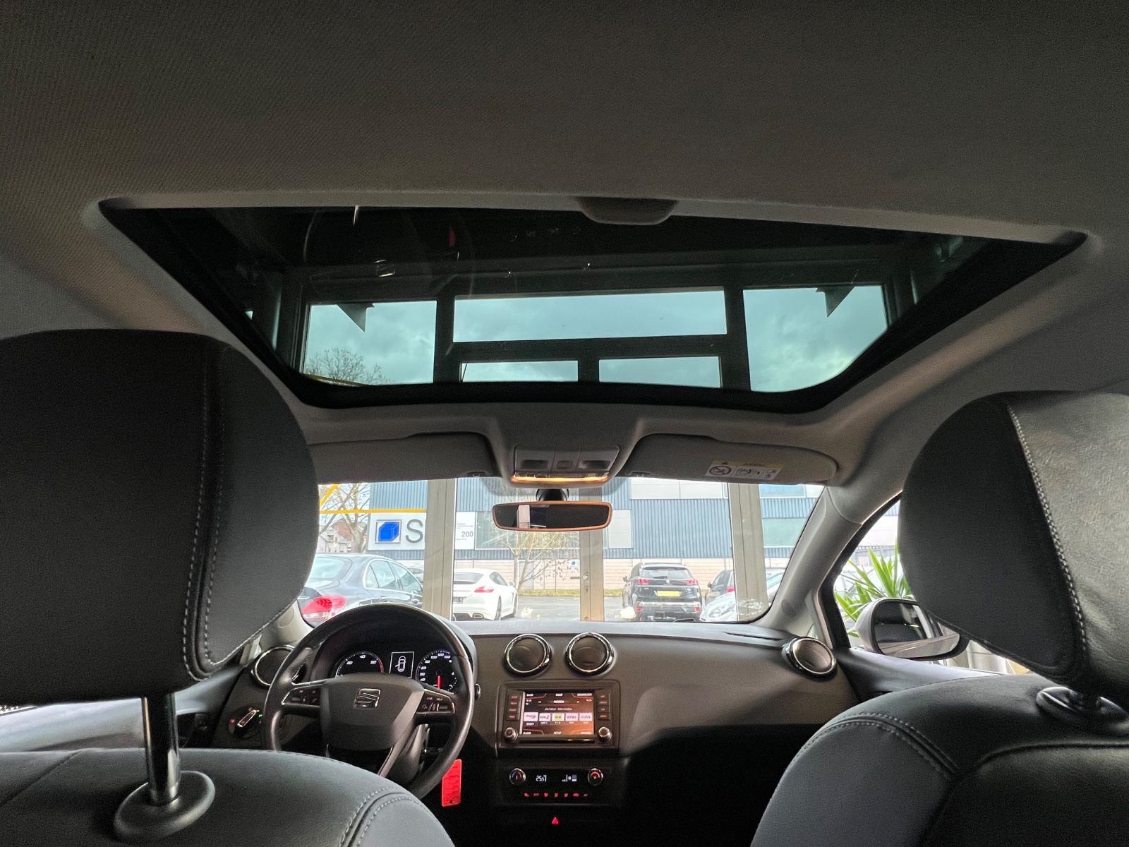 Fahrzeugabbildung SEAT Ibiza Style 1.4 TDI*NAVI*ALCANTARA*PANORAMADACH*