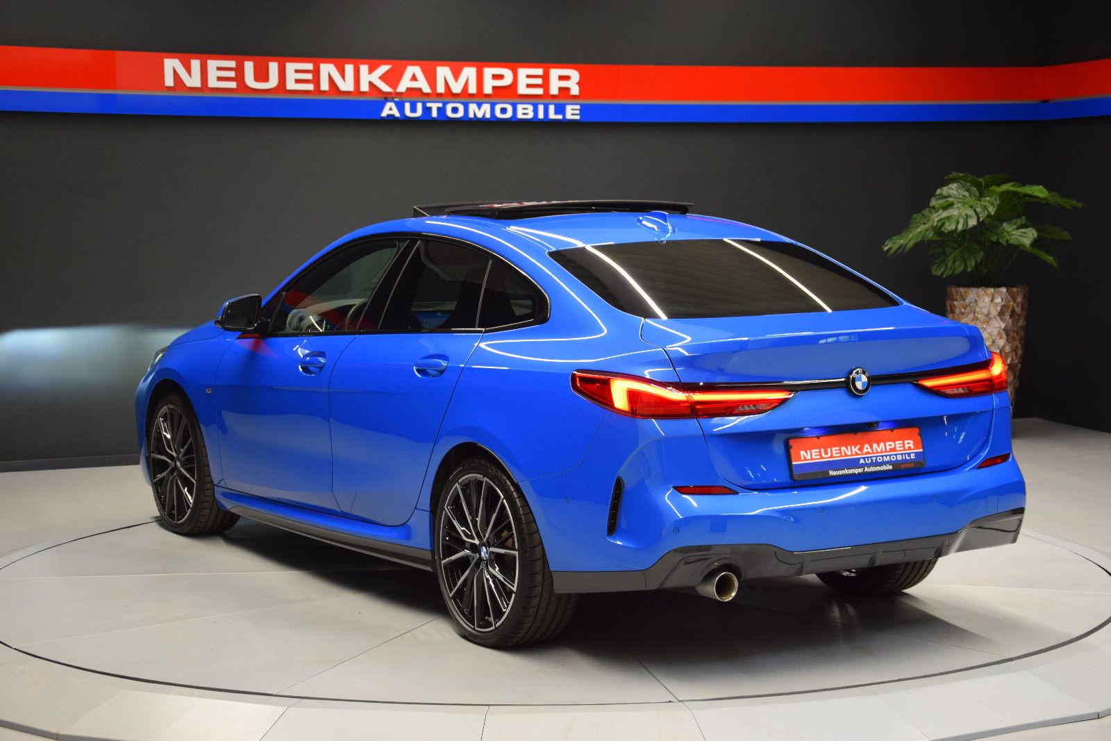 Fahrzeugabbildung BMW 218 i M Sport Gran Coupé Pano HuD Memory Schale