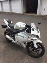 Yamaha YZF-R125 - YAMAHA 2010 YZF R1