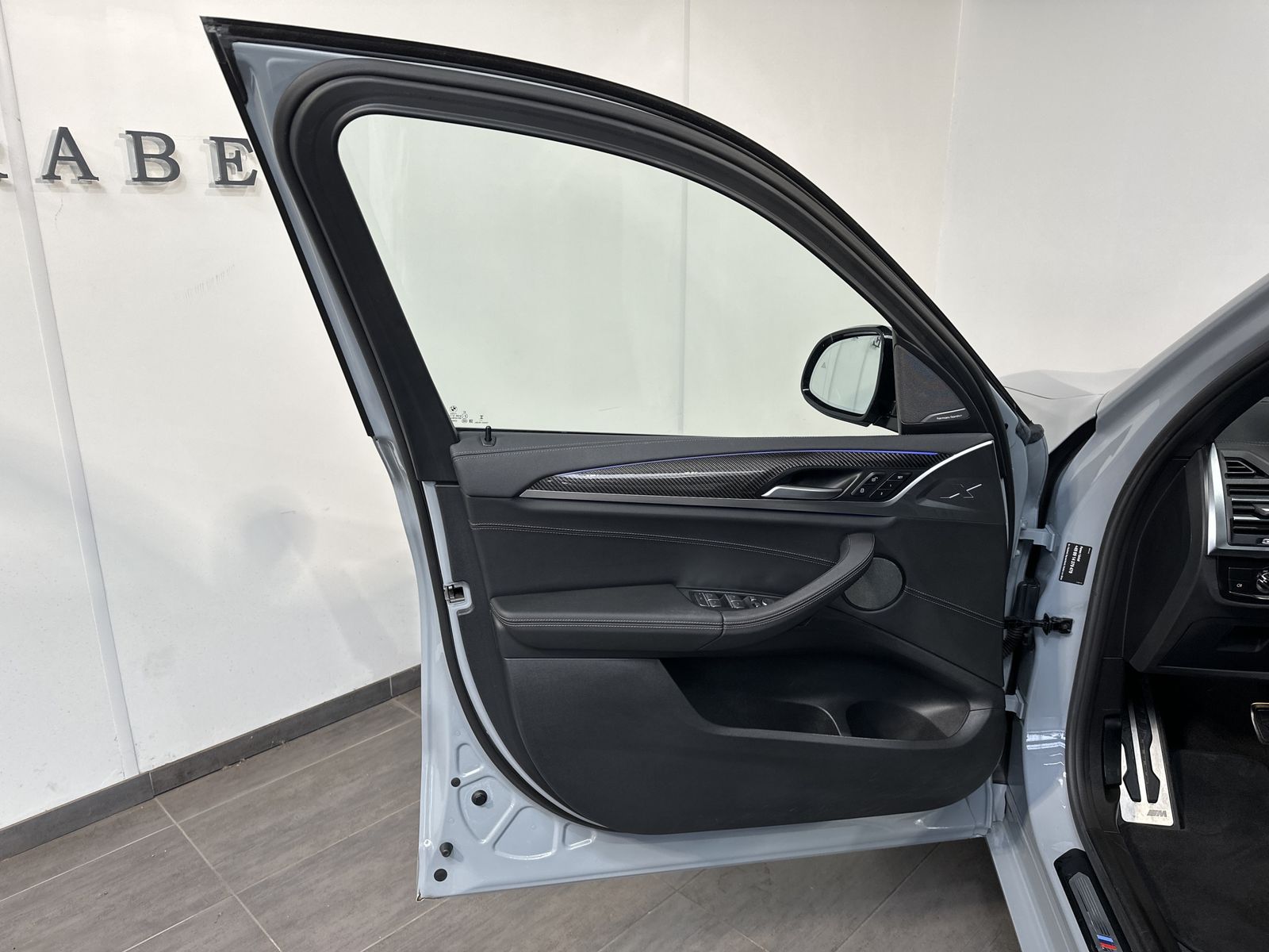 Fahrzeugabbildung BMW X3 xDrive30d M-Sport NAV+LASER+KAM+PANO+HUD+AHK
