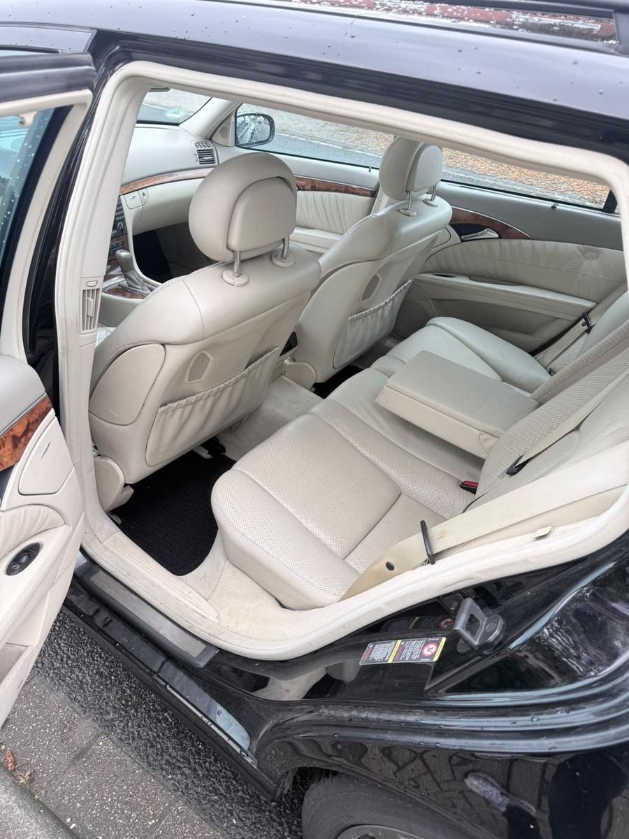 Mercedes-Benz E500 2005 — photo 11
